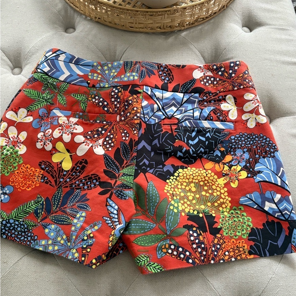 LOFT Vibrant Floral Women's Shorts Size 0 - Picture 3 of 6